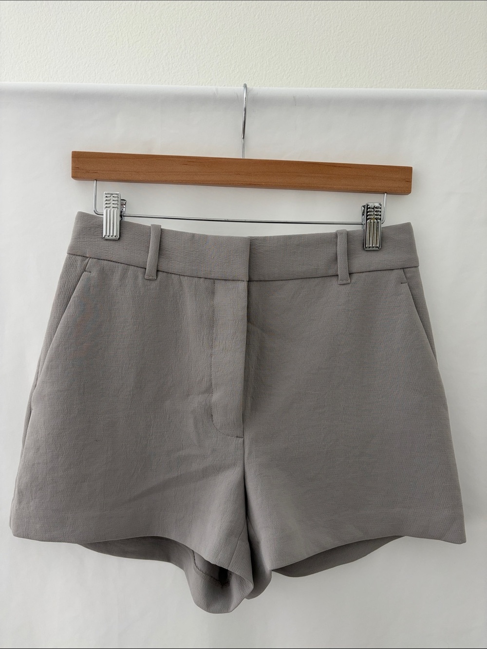 Aritzia Wilfred Tailored Gray High-Rise Mini Shorts